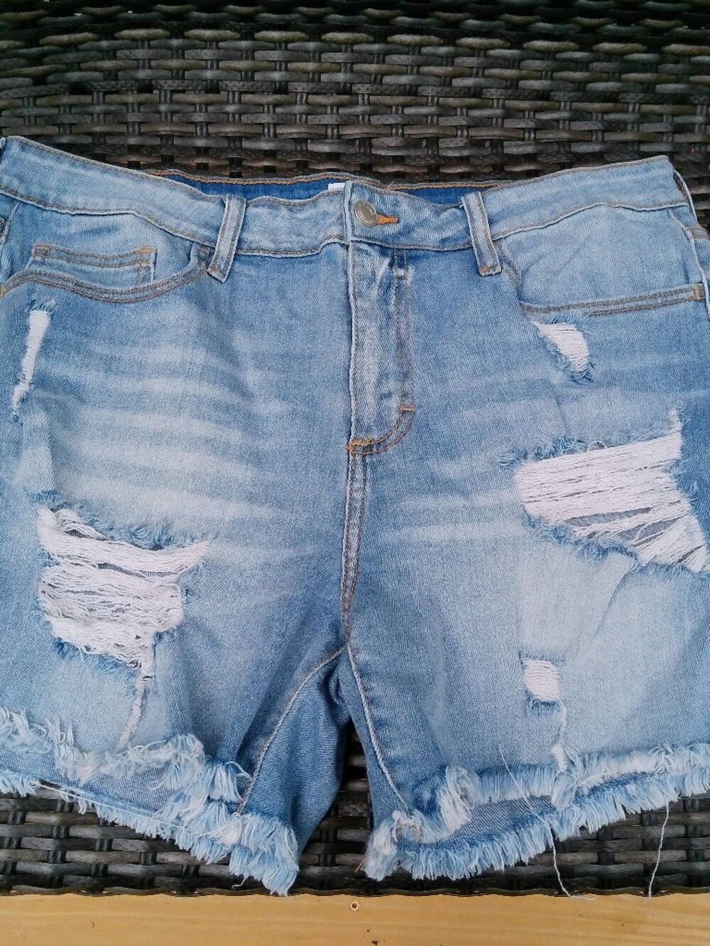CELLO SHORTS SIZE XLARGE PULLON GOOD CONDITION